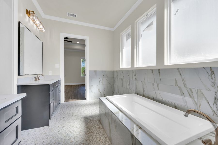 Primary bath with soaking tub